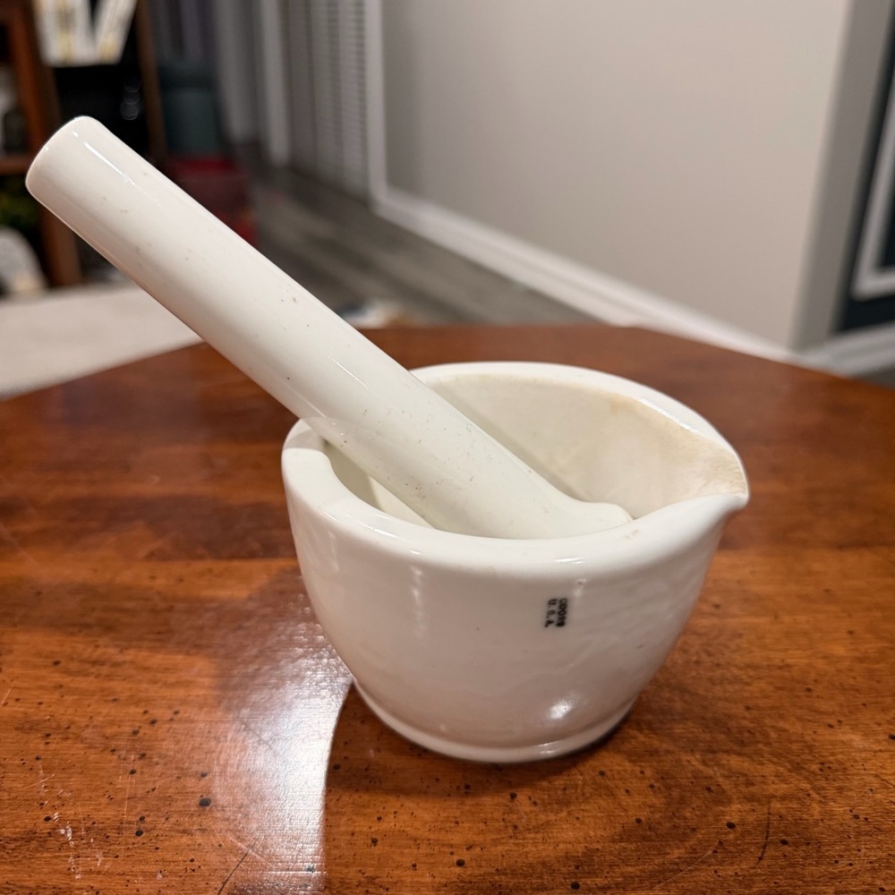 Coors Ceramic White Mortar & Pestle Set With Lip Solid Plain Pattern MPN 60319